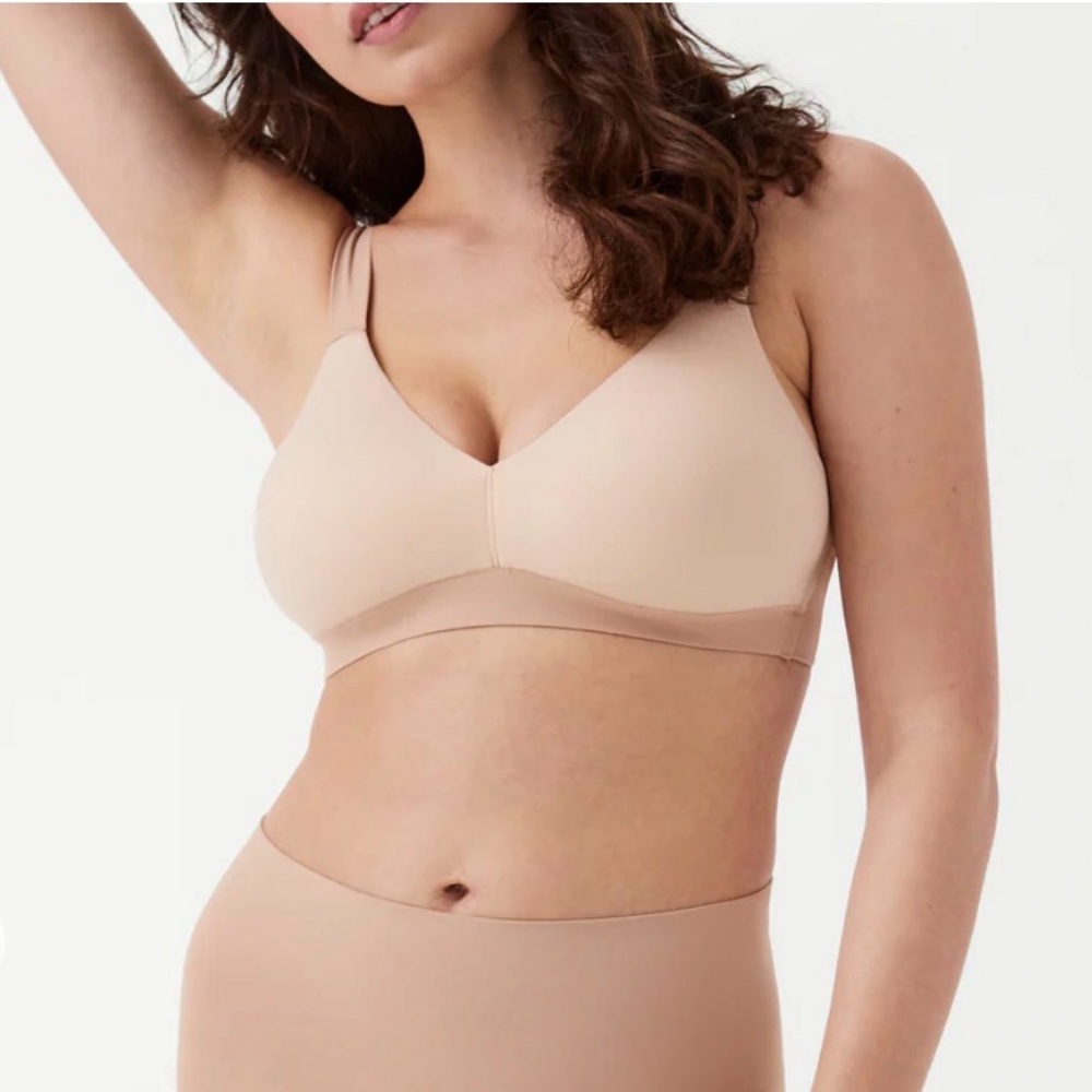 SPANXsmooth Bra-llelujah Lightly Lined Bralette (Frappe)